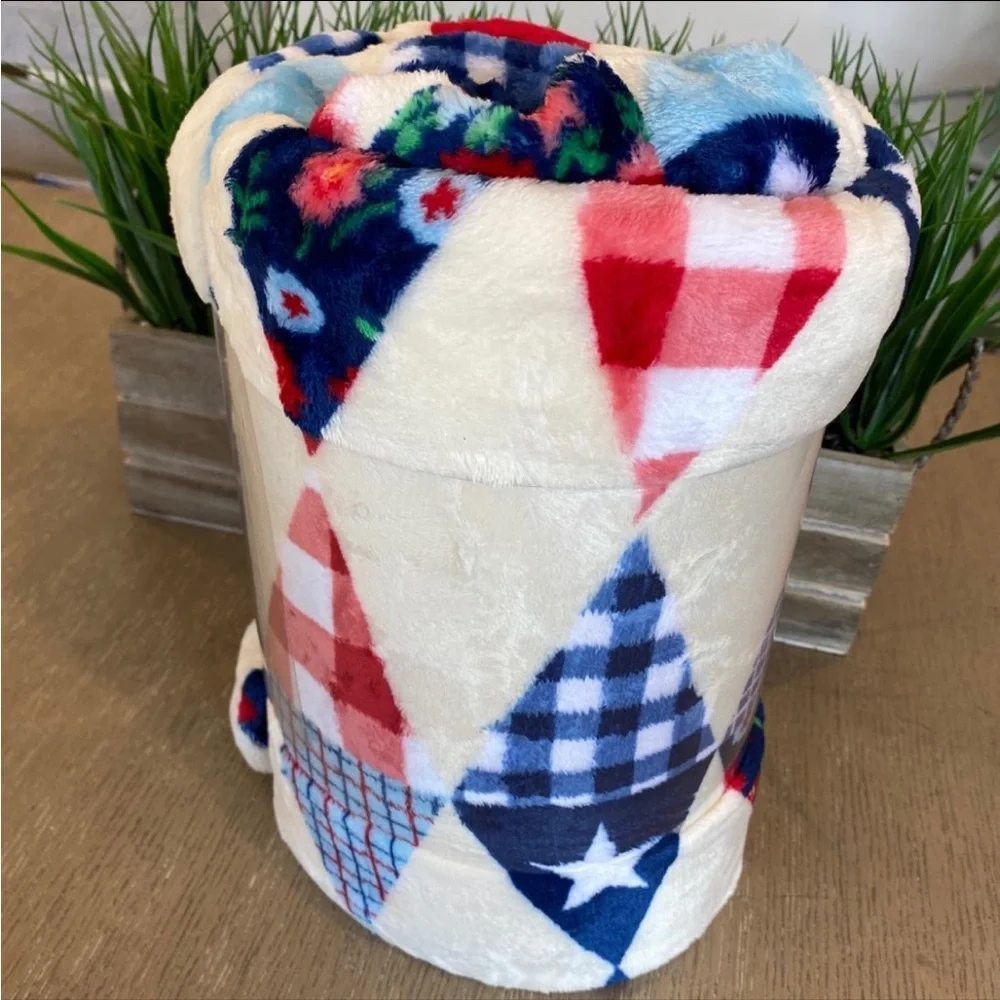 Americana Texas Diamond Patch Oversized Supersoft Printed Plush Throw.